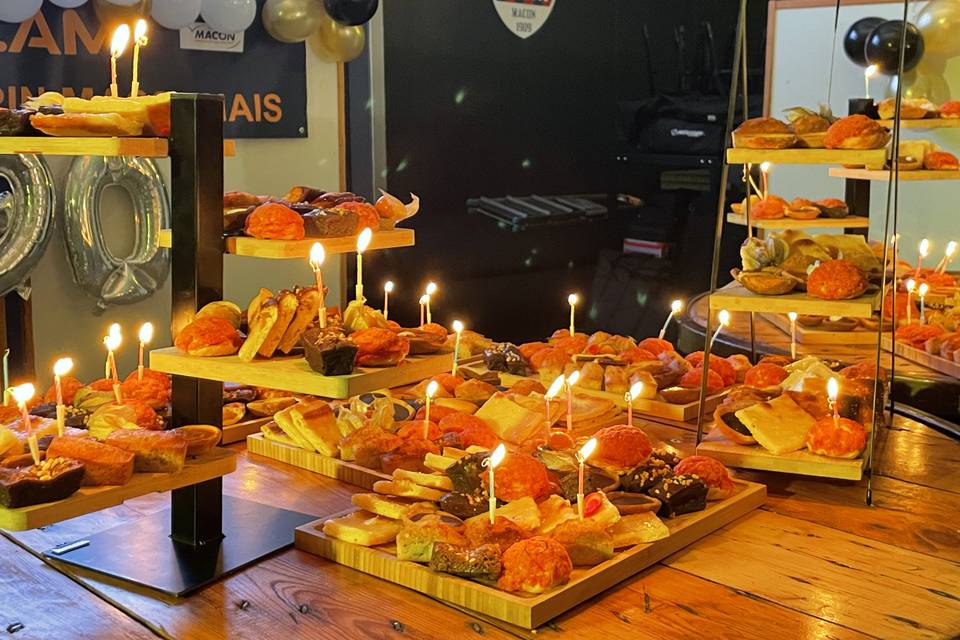 Pièce montée de desserts