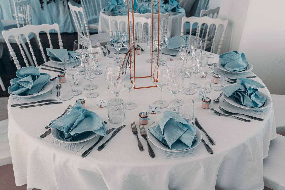 Mariage chic bleu ciel table