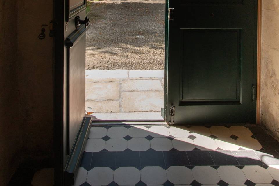 A l'entrée de la Maison