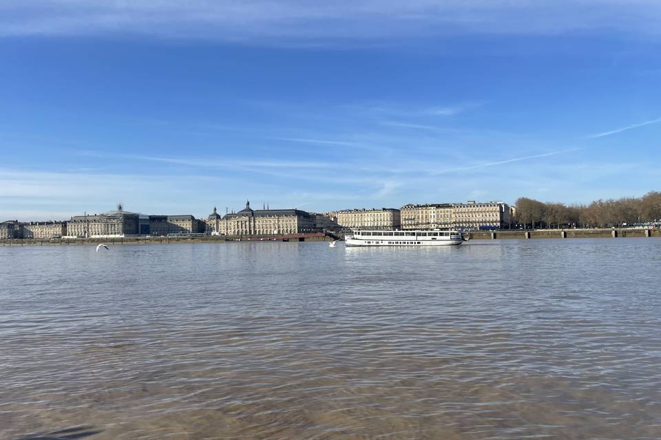 Péniche en navigation