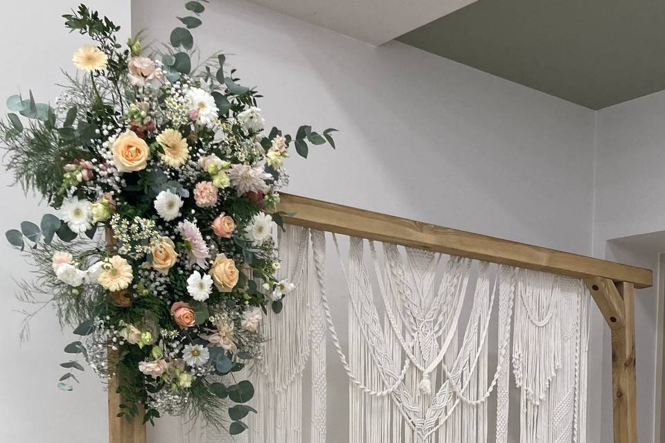 Arche en Macramé Fleurie