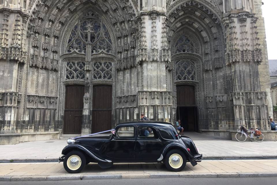 Devant la Cathédrale de Tours