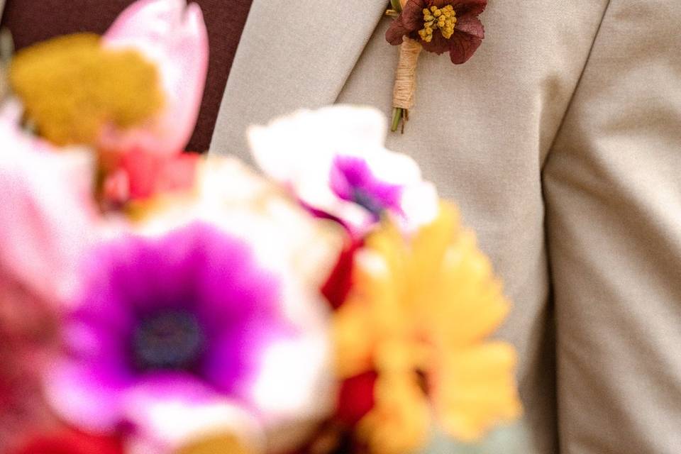 BOUTONNIERE COLOREE