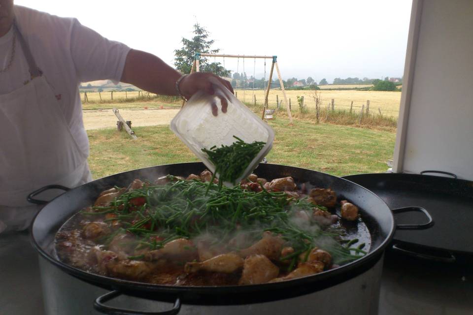 Cuisson du poulet et chorizo