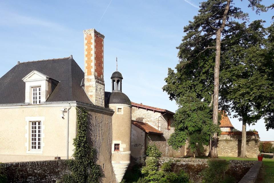 Le Château et ses douves