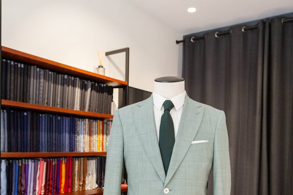 Detail_Costume vert clair sur mannequin
