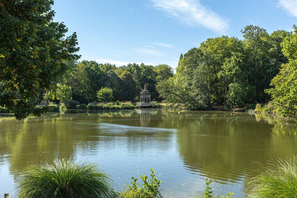 Kiosque miroir d'eau