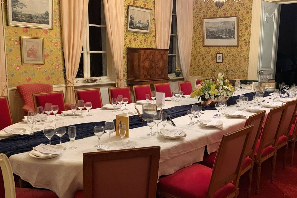 Grande table 24 couverts salon