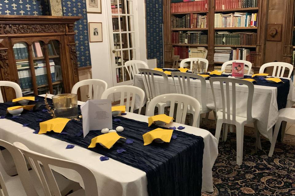 Tables 8 bibliothèque