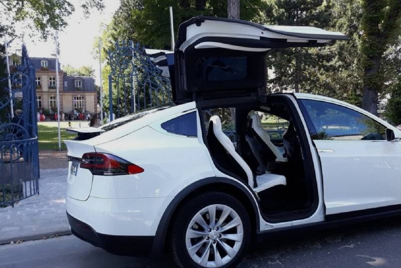 Tesla model x