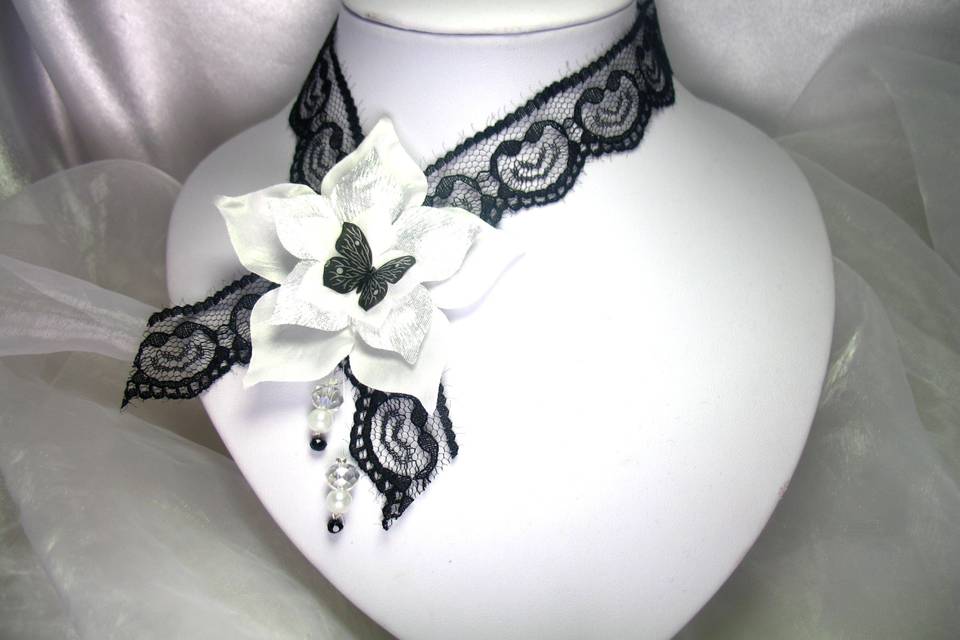 Collier dentelle noir et blanc