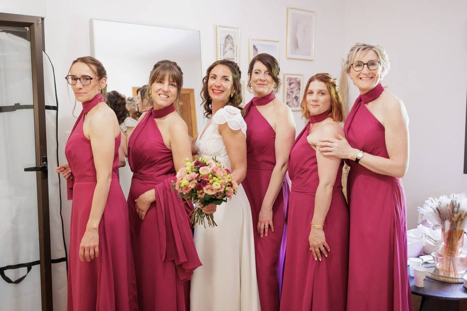 Mariée et ses demoiselles d’ho