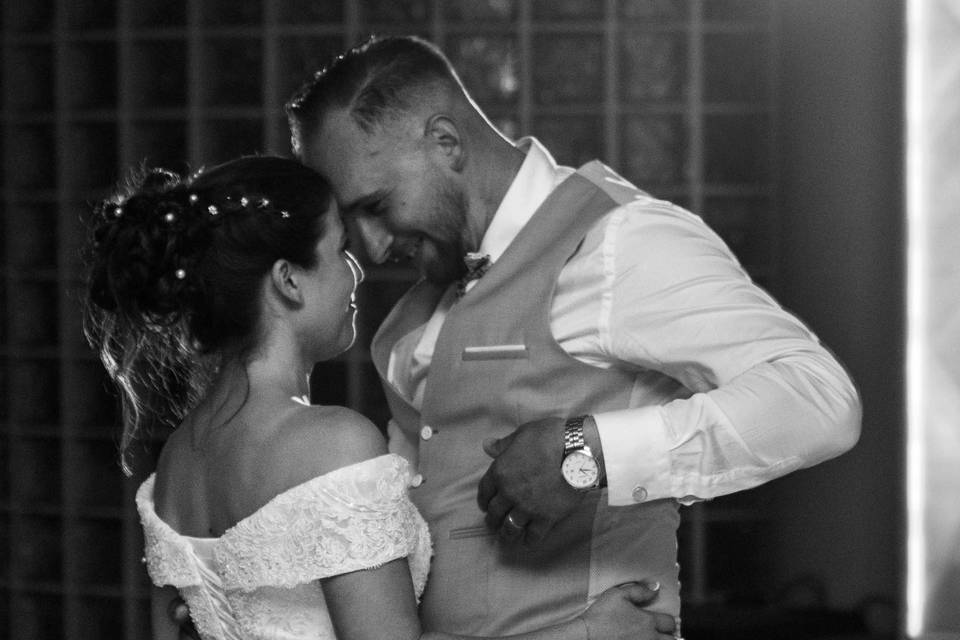 Danse couple en soirée