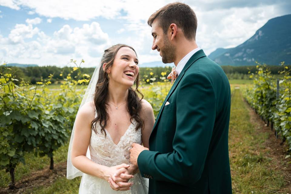 Séance couple dans les vignes