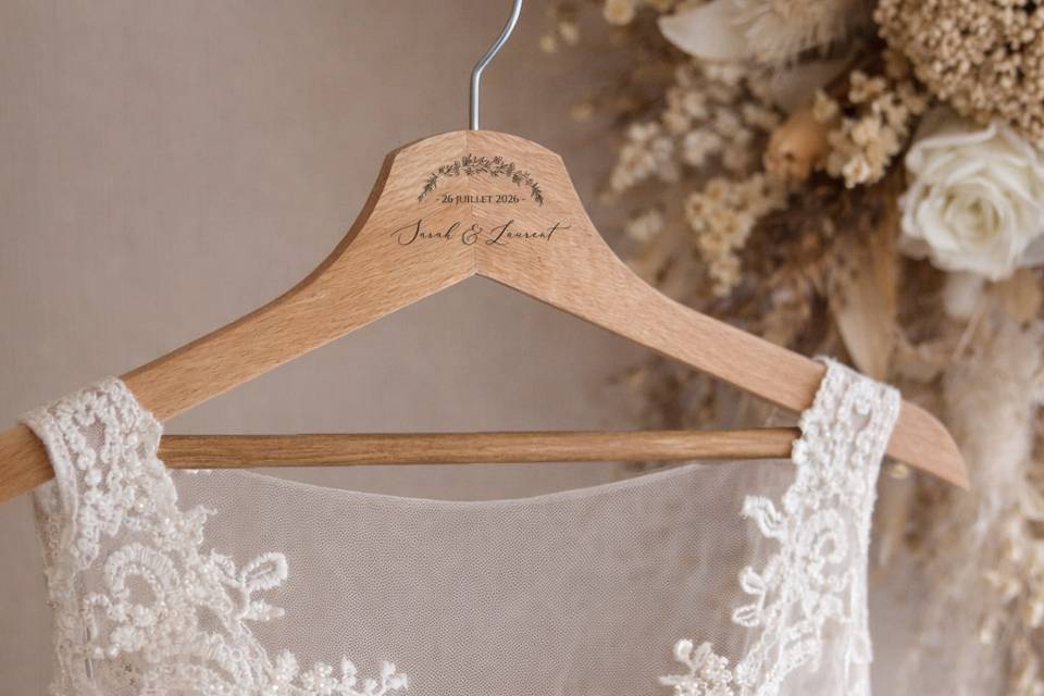 Cintre personnalisé mariage