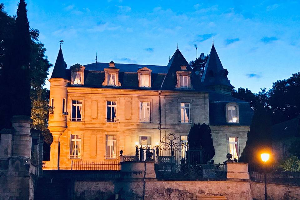 Château de Précy by night