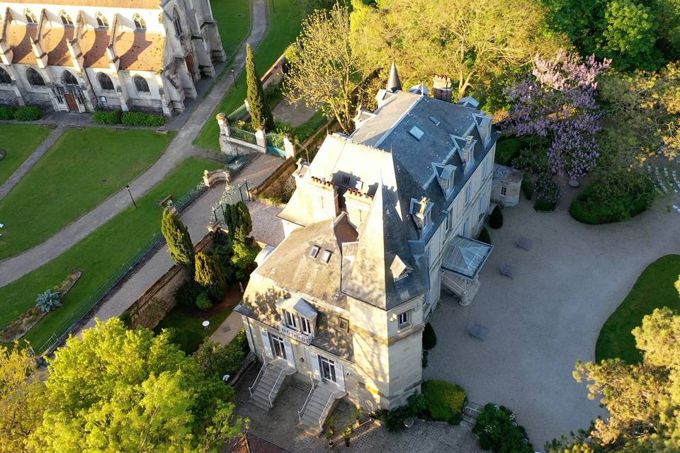 Vue aérienne Château de Précy
