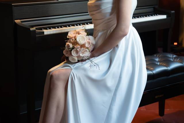 Photo de mariée sur son piano
