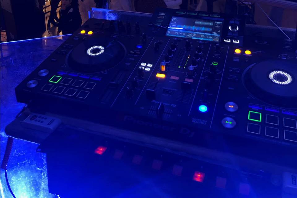 DJ-K