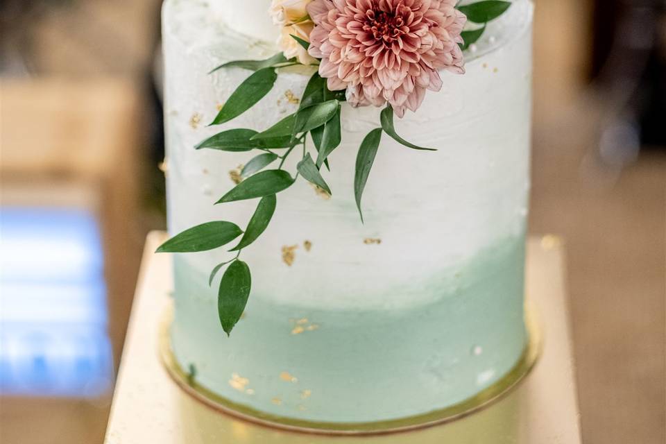 Wedding-cake elegant