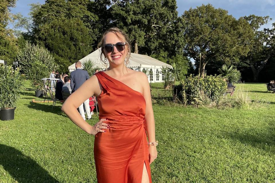 Robe en satin asymétrique