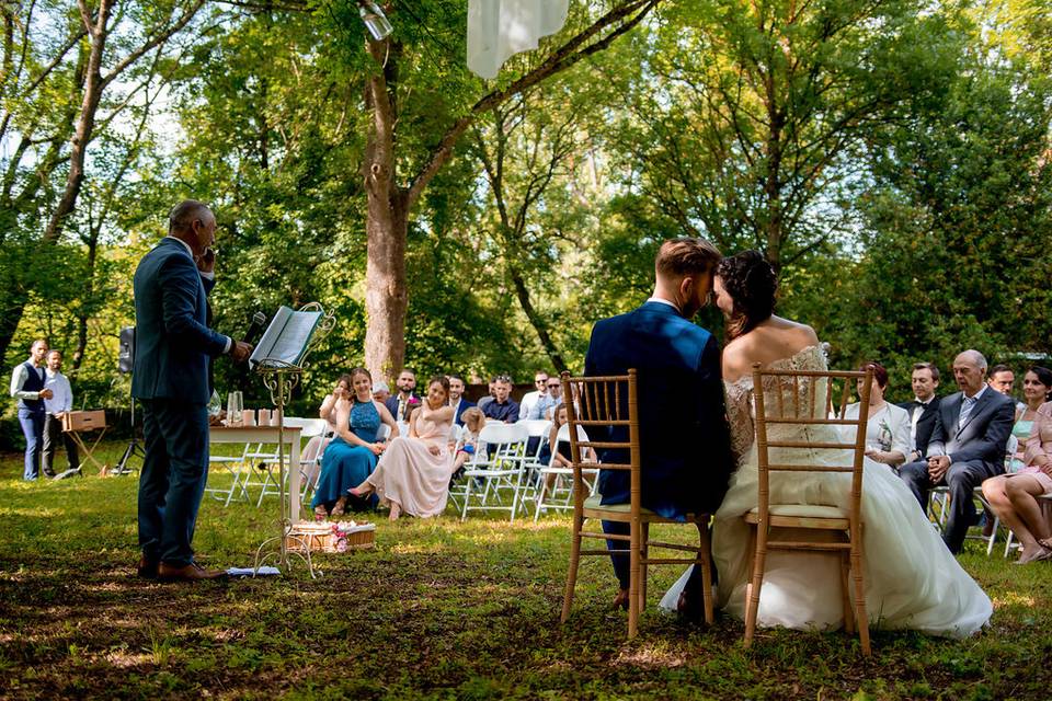 Cérémonie dans le parc