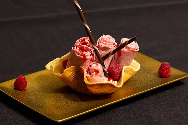 Crème glacée goût framboise