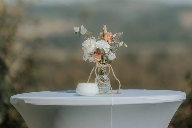 Composition florale tons pêche