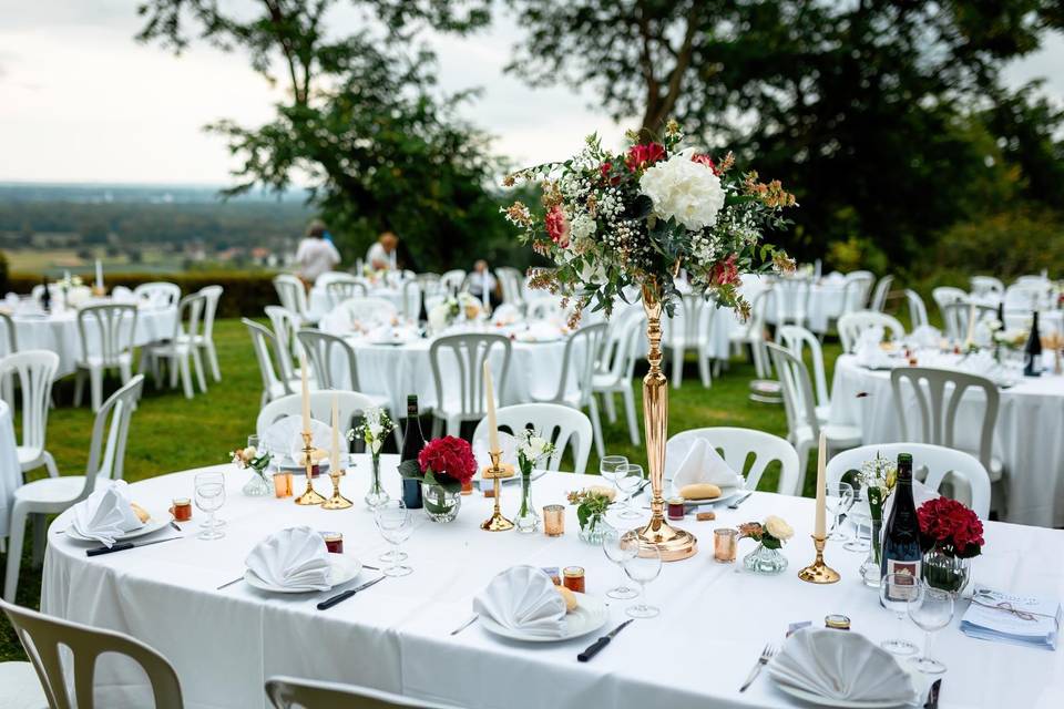 Tables dans jardin