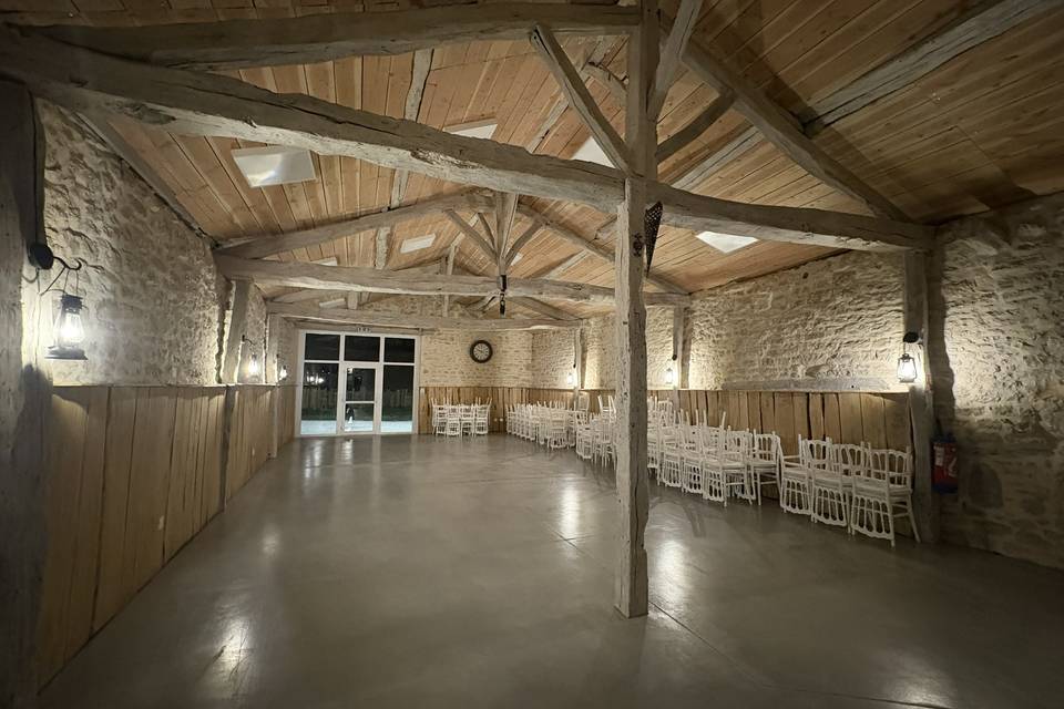 Salle la nuit