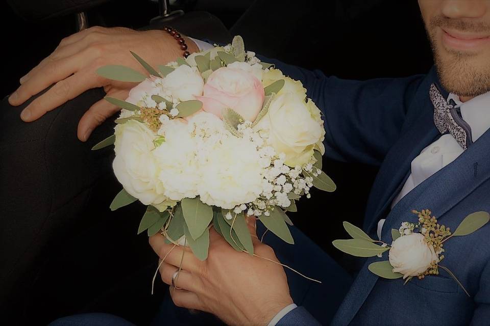 Boutonnière & bouquet assorti