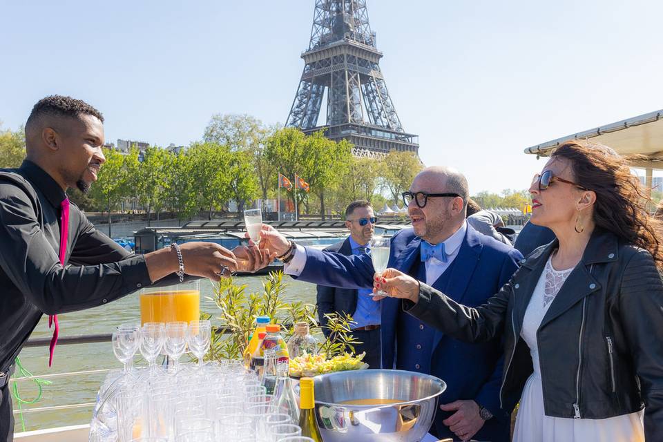 Vin d'honneur péniche paris