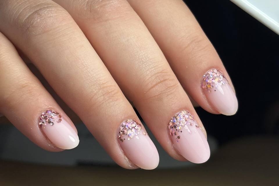 Nails glitter