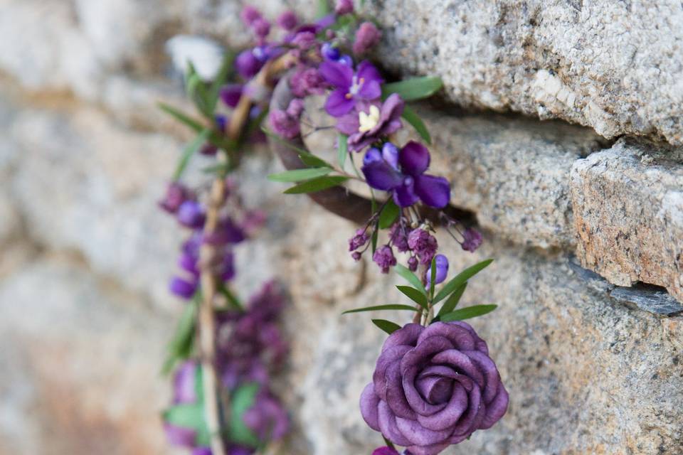 Couronne fleurie violette