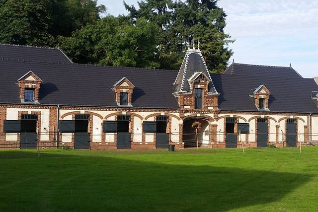 L'ecurie agremente le Domaine