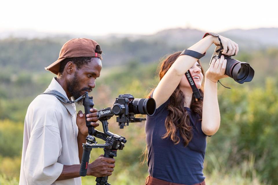 photographe discutant avec un client