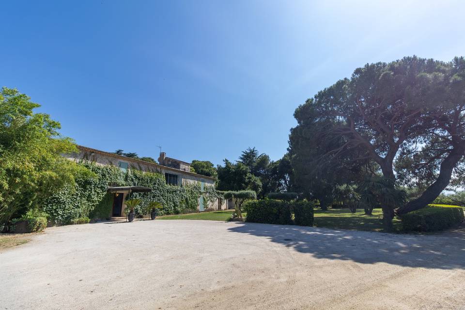Façade extérieur du domaine