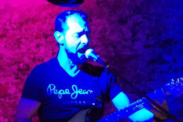 Sebastien Guitare et chant