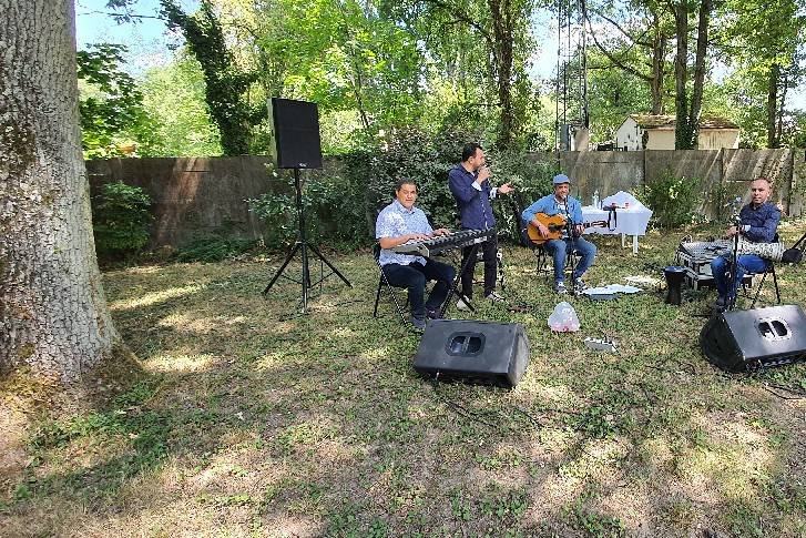 Mariage en plein air à Paris