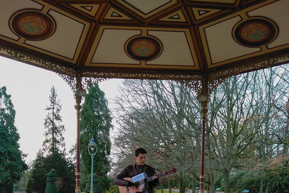 Singing in the Rennes