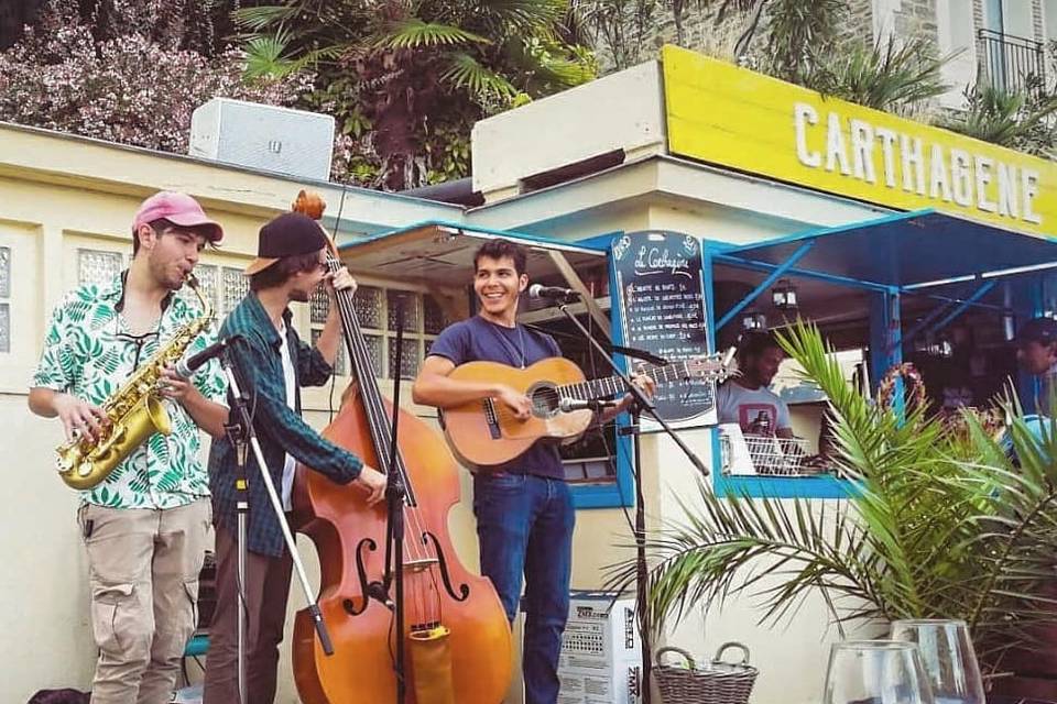 Singing in the Rennes