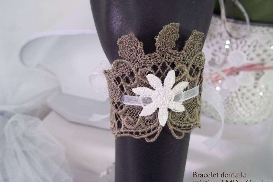 Bracelet dentelle et fleur