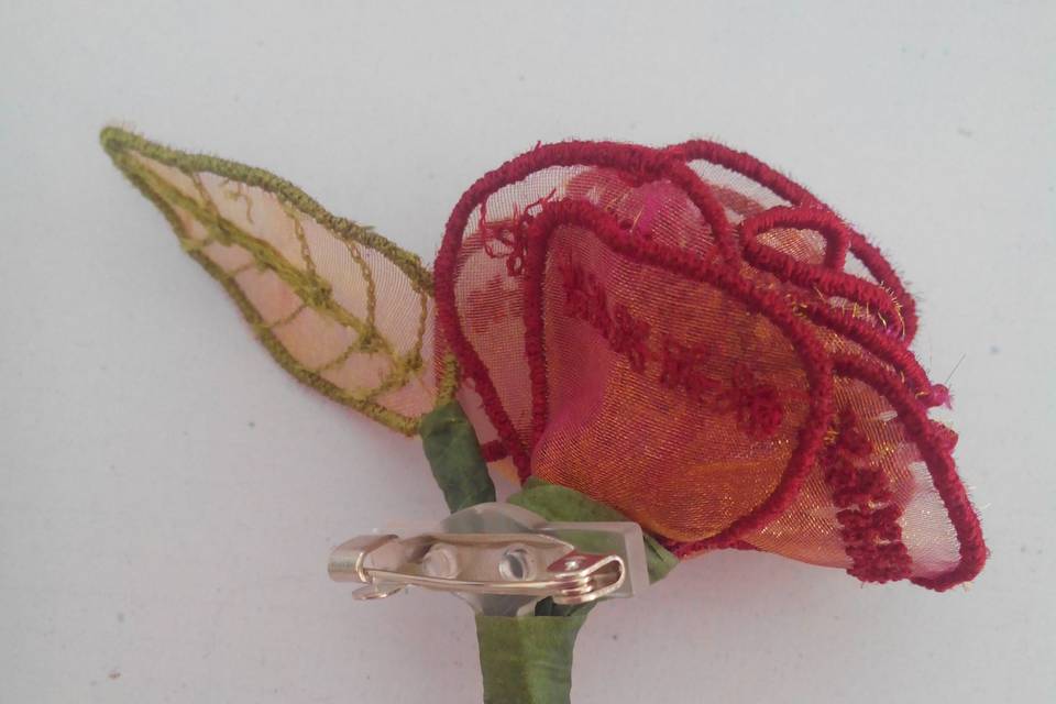 Boutonnière rose organza