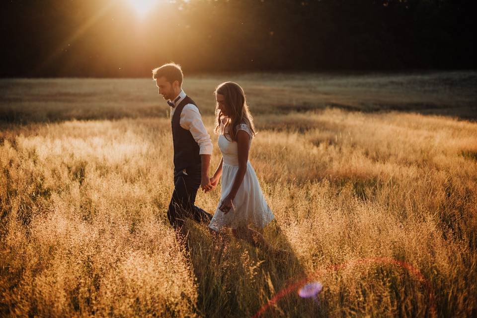 Couple au coucher du soleil