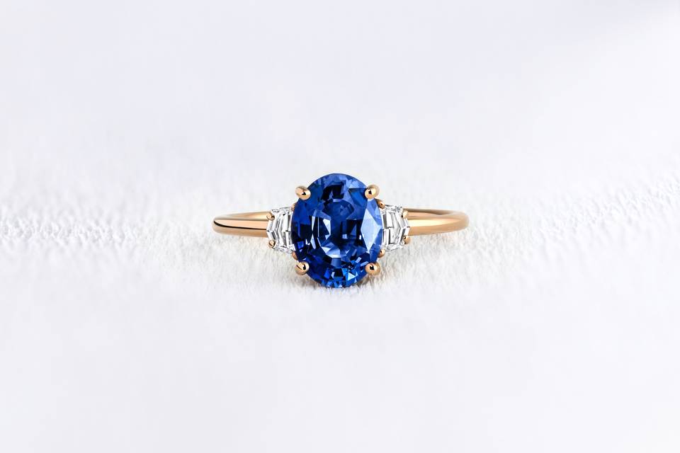 CAPUCINE saphir bleu oval