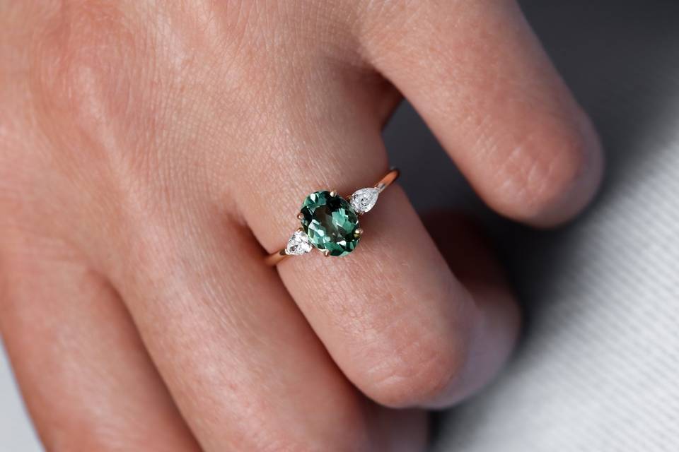 Bague Violette saphir vert