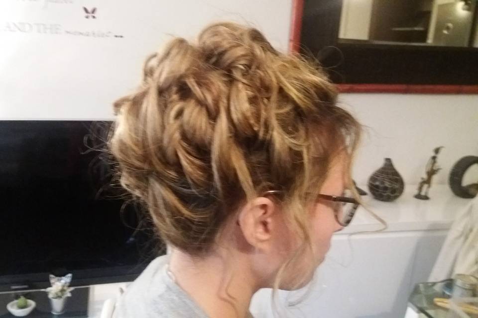 Chignon haut stucturé