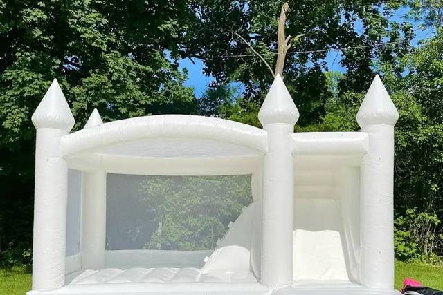 Château gonflable blanc