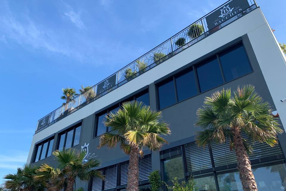 Bacchus Plaza