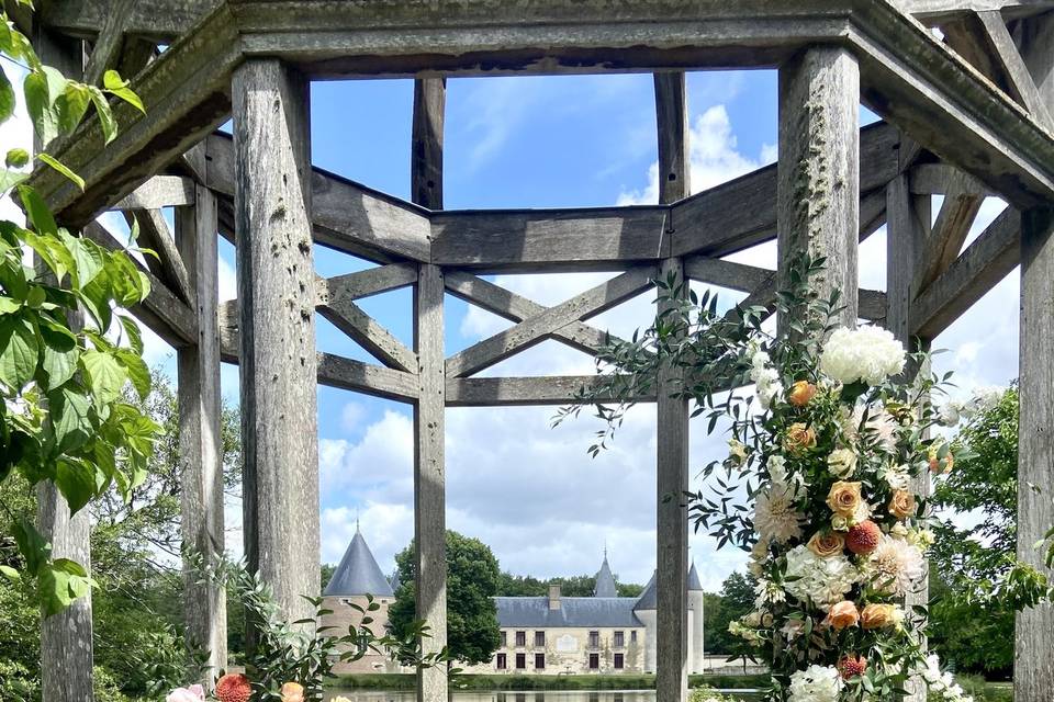 Kiosque fleuri